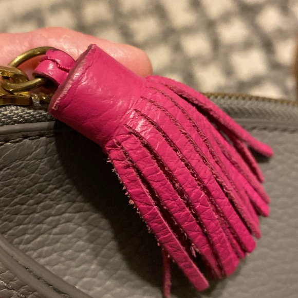 Fossil wristlet gray color with fringe - Picture 3 of 6